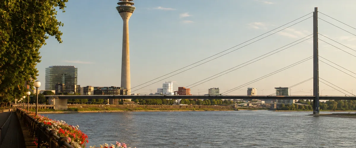 Düsseldorf Skyline — CK Internationale Zollagentur, Experte für Messe- und Luftfracht-Zollabwicklung